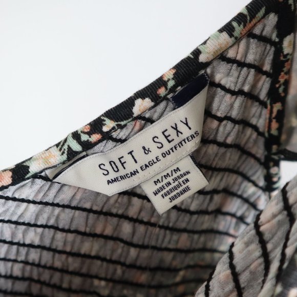 Cropped Ruffles Top - Picture 6 of 8